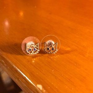 Cat stud earrings
